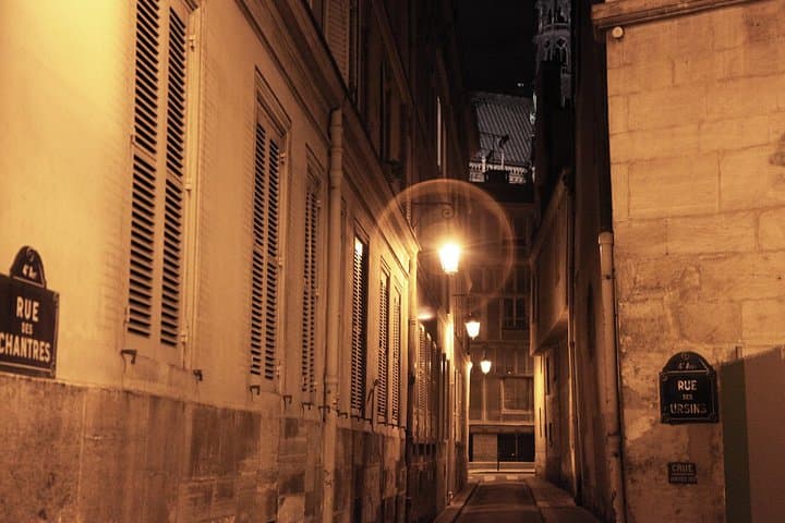 Dark Heart of Paris: History, Legends & Mysteries Walking Tour — photo 4