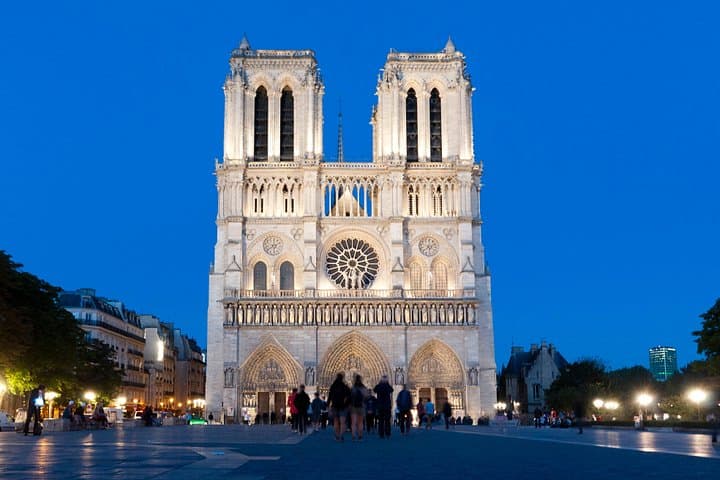 Dark Heart of Paris: History, Legends & Mysteries Walking Tour — photo 11