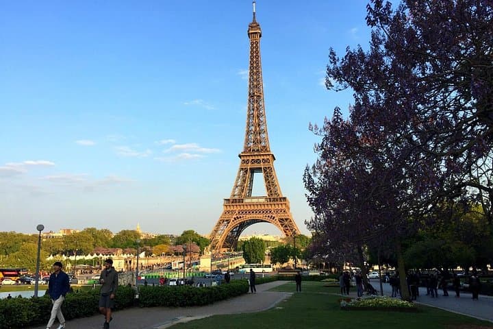 Eiffel Tower Elevator Tour with Optional Summit & Cruise Access — photo 3