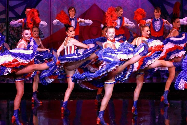 Moulin Rouge Dinner Show with Champagne and Drop Off — photo 8