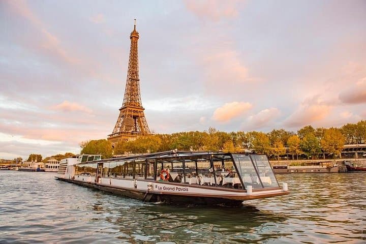Paris Seine River Gourmet Lunch Cruise with Champagne Option — photo 11