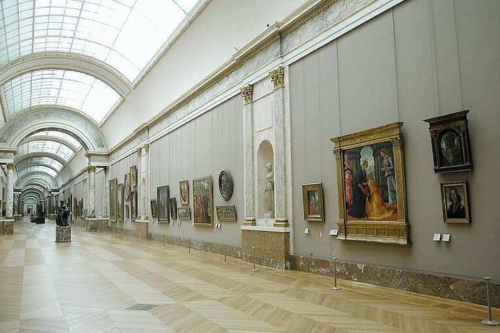 Guided Tour of the Louvre Museum with Seine River Cruise Ticket — photo 20