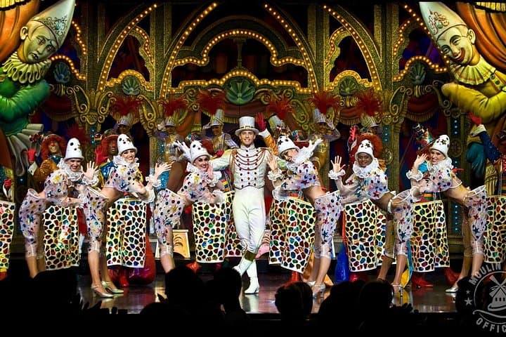Moulin Rouge Dinner Show with Champagne and Drop Off — photo 12