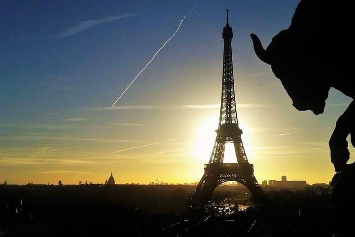 Private Paris Night Tour - with Magic City Lights and Local Vibes — photo 3