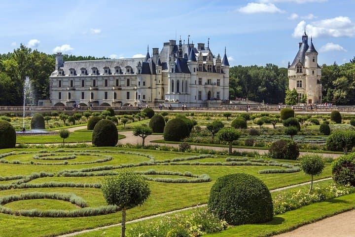 Guided Loire Valley Day Trip with Chambord, Chenonceau & Cheverny — photo 7