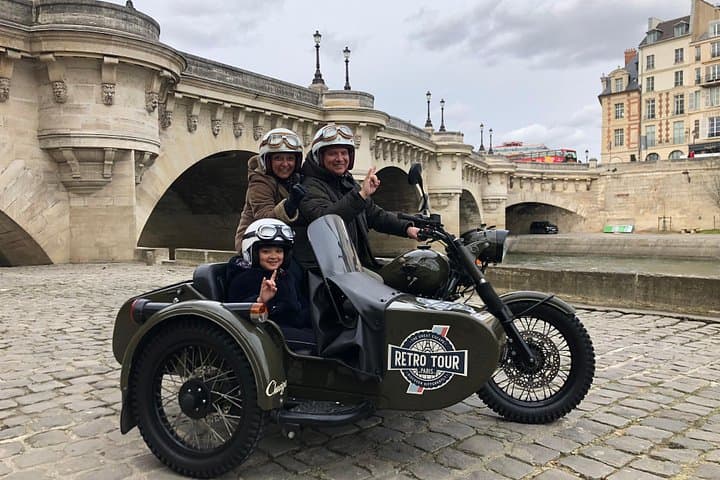 Paris Private Vintage Half Day Tour on a Sidecar Motorcycle — photo 4
