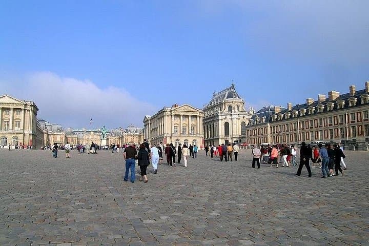 Versailles and Giverny Tour Hotel Pickup — photo 8