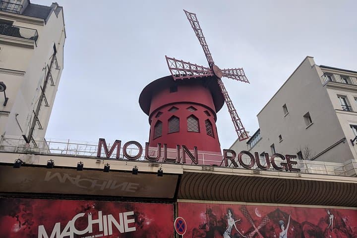 Paris Romantic Montmartre: Love Story Exploration Game and Tour — photo 12
