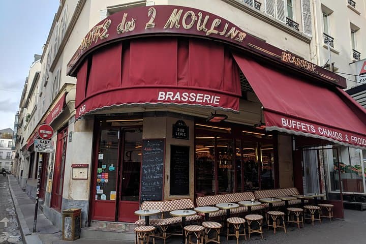 Paris Romantic Montmartre: Love Story Exploration Game and Tour — photo 11