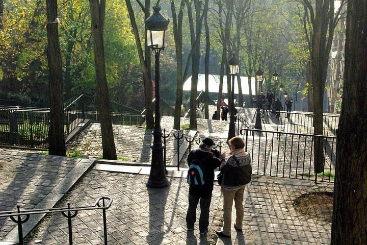 Paris Montmartre and Sacre Coeur Semi Private Tour 12ppl Max — photo 3