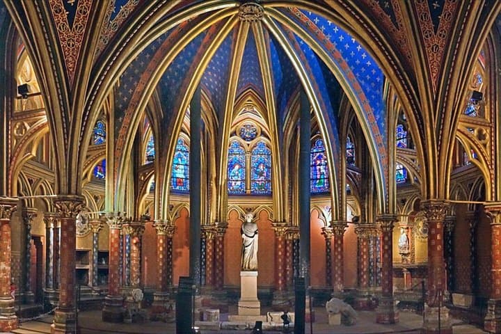 The Medieval Heart of Paris - History Walk (Small Group Tour) — photo 5