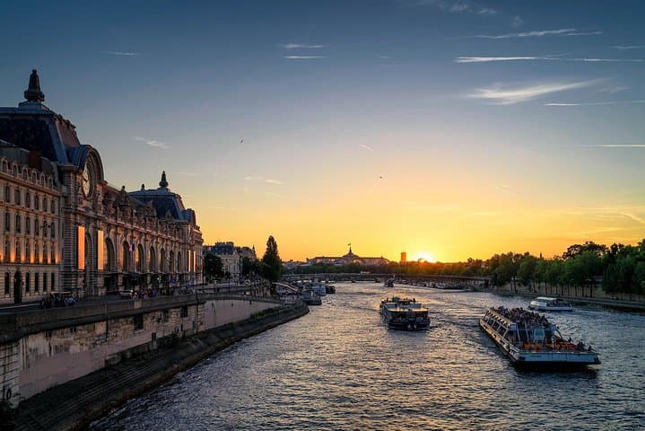 Paris By Night with Seine River Cruise and Roundtrip Luxury Transportation — photo 3