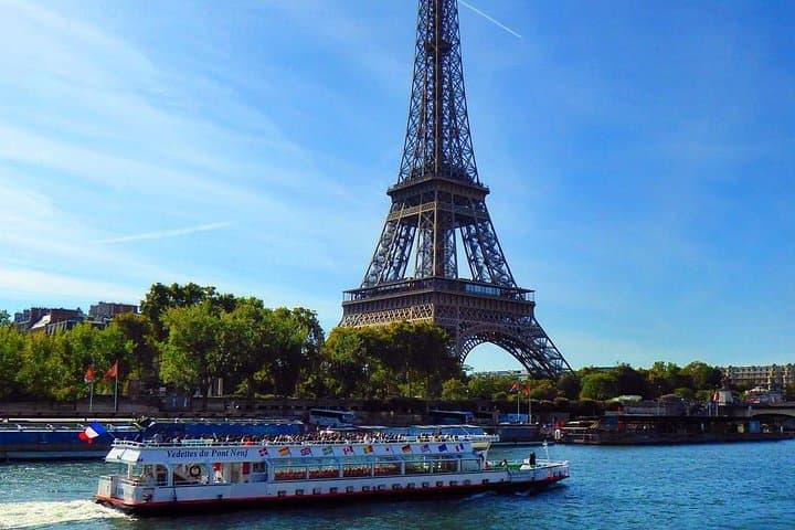 Paris Seine River Sightseeing Guided Cruise Vedettes du Pont Neuf — photo 1