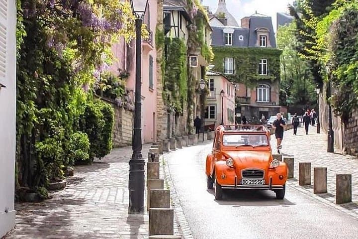Vintage 2CV Adventure: 1 Hour 30 min Paris Secrets Tour — photo 1
