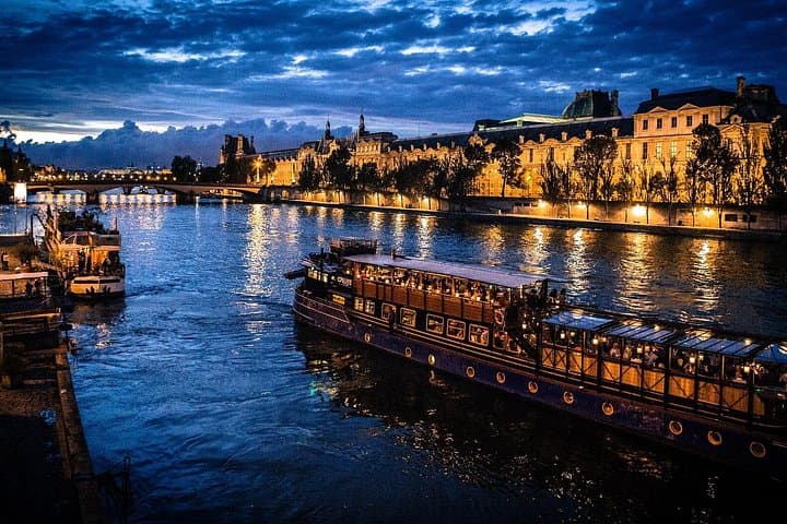 Paris By Night with Seine River Cruise and Roundtrip Luxury Transportation — photo 1