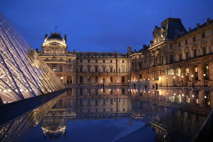 Paris By Night with Seine River Cruise and Roundtrip Luxury Transportation — photo 2