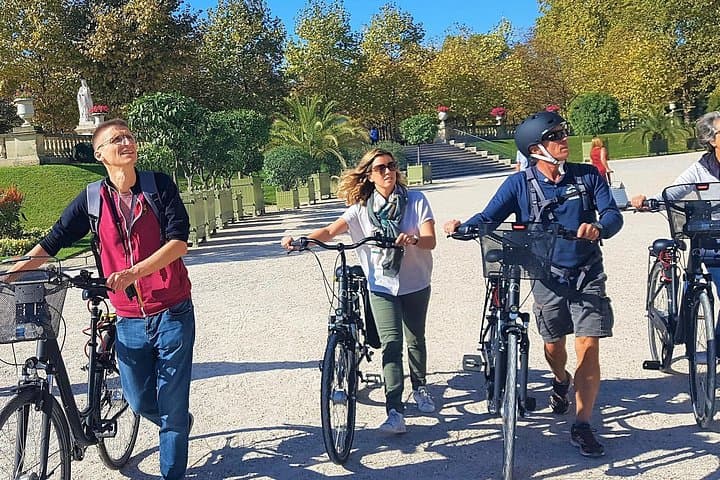 Paris: Charming Nooks and Crannies Bike Tour — photo 6