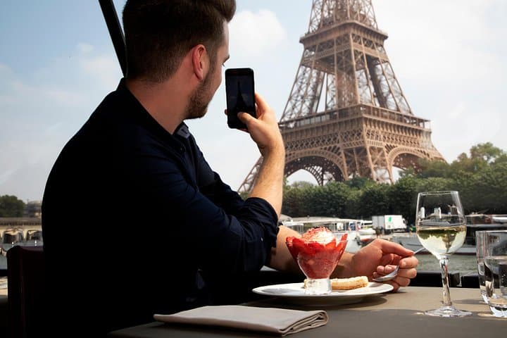 Bateaux Parisiens Seine River Gourmet Lunch & Sightseeing Cruise — photo 10