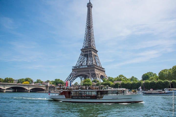Paris Seine River Champagne Tasting Cruise by Ô Chateau — photo 3