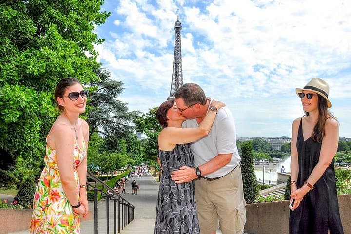 Paris Engagement Proposal Private Walking Tour with Professional Photographer — photo 2