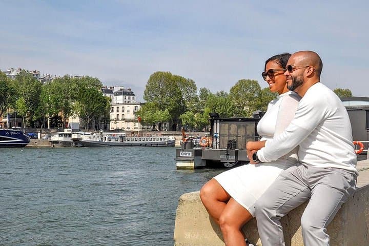 Paris Engagement Proposal Private Walking Tour with Professional Photographer — photo 6