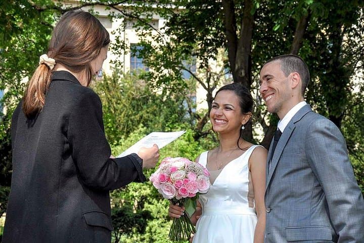 Paris Renew Your Wedding Vows Experience with Professional Photographer — photo 4