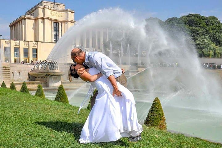 Paris Renew Your Wedding Vows Experience with Professional Photographer — photo 8