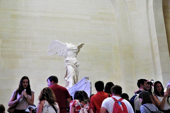 Louvre Museum Guided Tour — photo 1