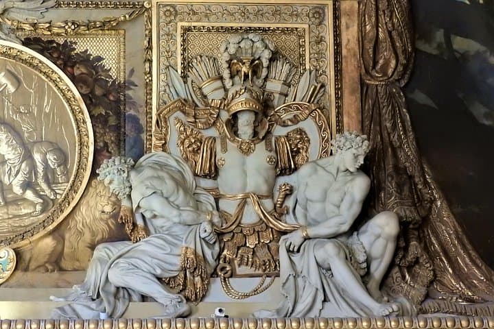Louvre Museum Guided Tour — photo 9
