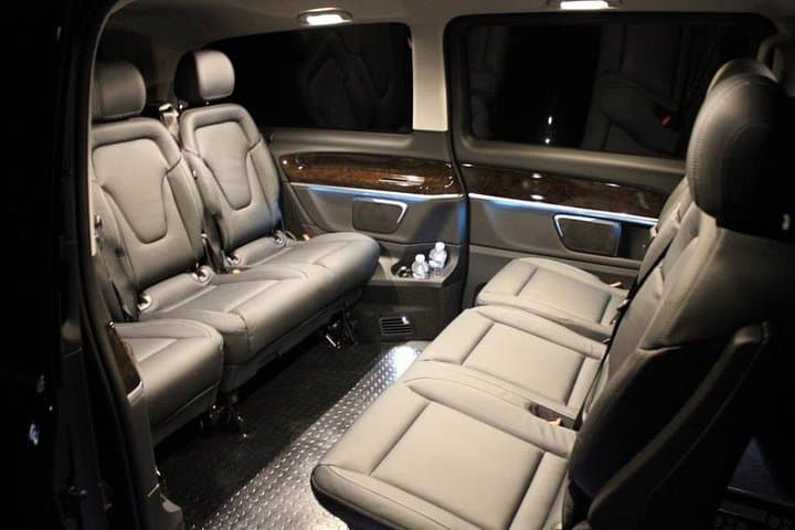 Paris Private Airport Transfer: CDG or Orly – Business Van — photo 4