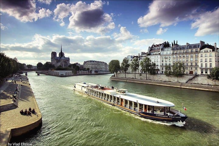 Paris Capitaine Fracasse 3 Course Seine River Dinner Cruise — photo 7