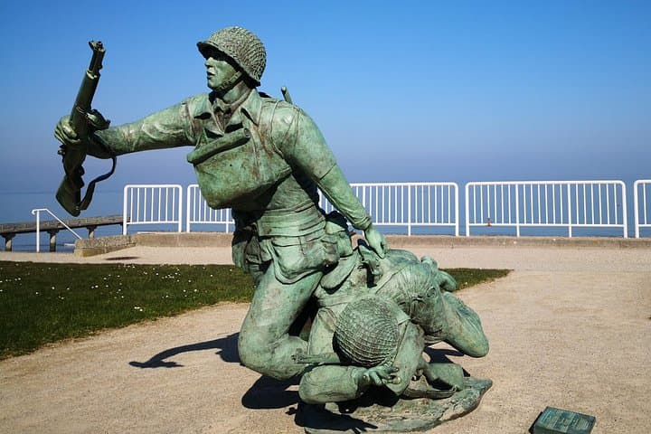 Pointe du Hoc,Omaha Beach, American Cemetery - Day trip from Paris to Normandy — photo 6