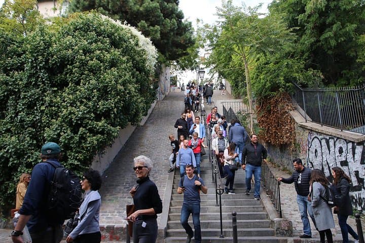 Paris 10+ Sights: Montmartre & Sacré-Coeur Walking Tour — photo 15