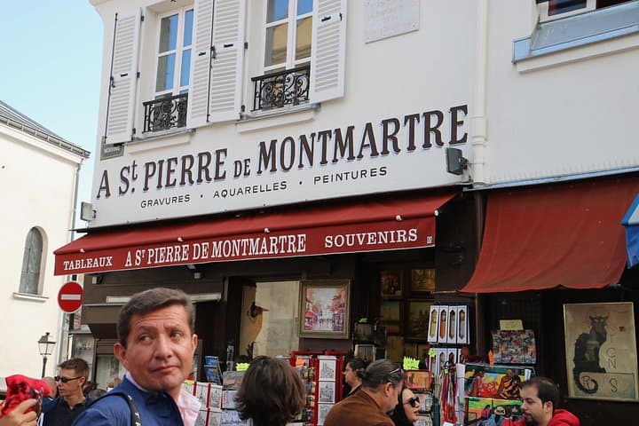 Paris 10+ Sights: Montmartre & Sacré-Coeur Walking Tour — photo 17