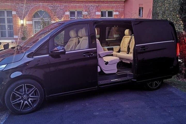 Paris Private Airport Transfer: CDG or Orly – Business Van — photo 16