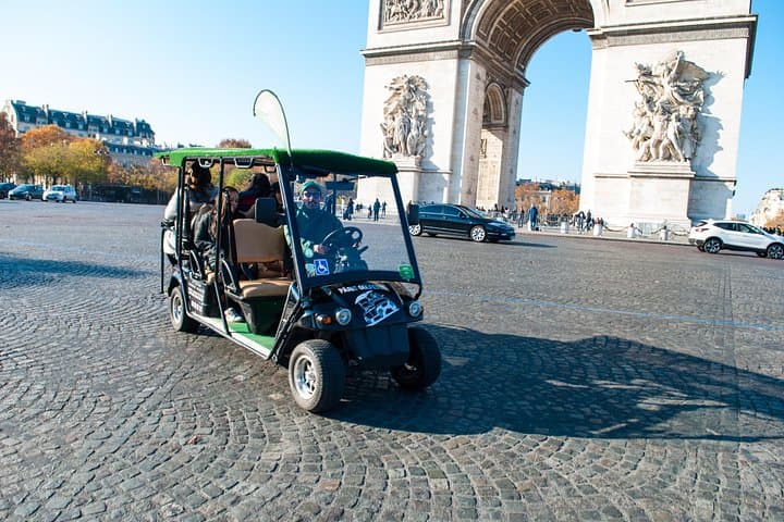 Discover Paris in electric golf carts — photo 3