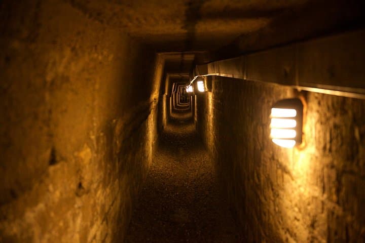 Paris Catacombs Guided Tour with Exclusive Access to Secret Areas — photo 8