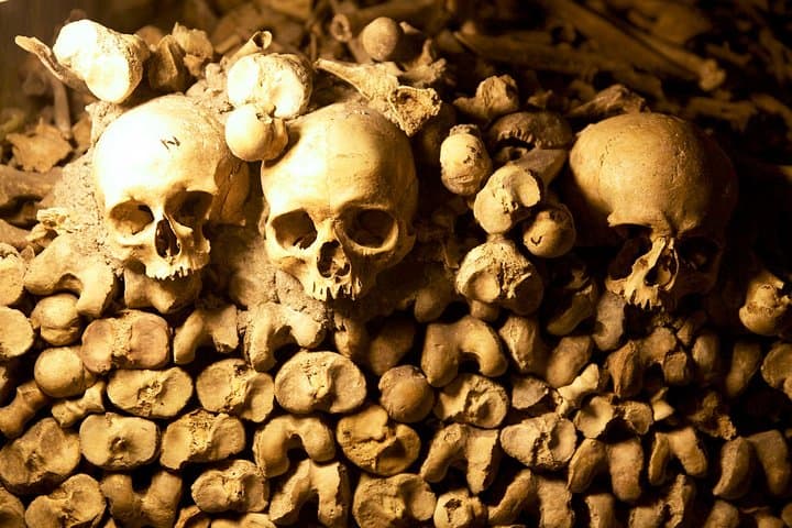 Paris Catacombs Guided Tour with Exclusive Access to Secret Areas — photo 1