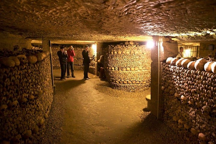 Paris Catacombs Guided Tour with Exclusive Access to Secret Areas — photo 13