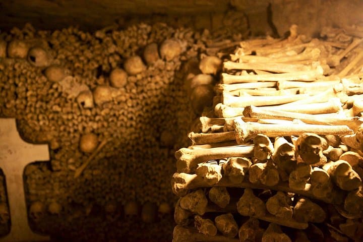 Paris Catacombs Guided Tour with Exclusive Access to Secret Areas — photo 20