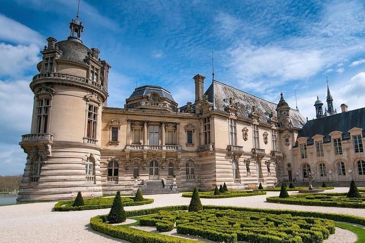 Chantilly Castle - Transportation Private Trip — photo 1