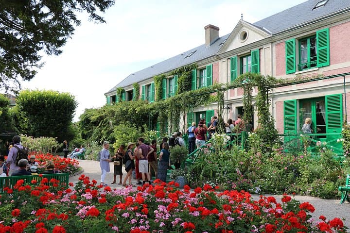 Giverny Private Half-Day Trip including Claude Monet' Gardens & House from Paris — photo 2