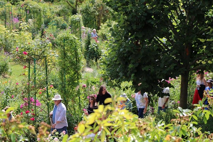 Giverny Private Half-Day Trip including Claude Monet' Gardens & House from Paris — photo 9