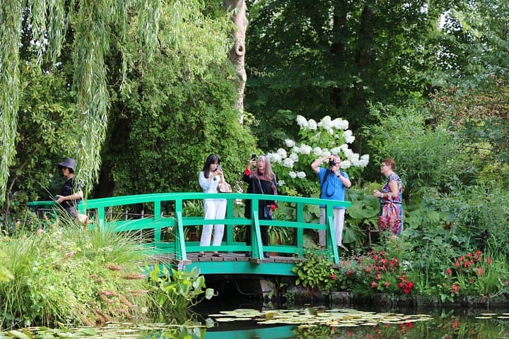 Giverny Private Half-Day Trip including Claude Monet' Gardens & House from Paris — photo 11