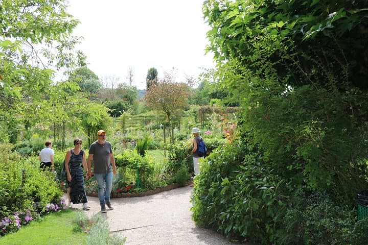 Giverny Private Half-Day Trip including Claude Monet' Gardens & House from Paris — photo 14