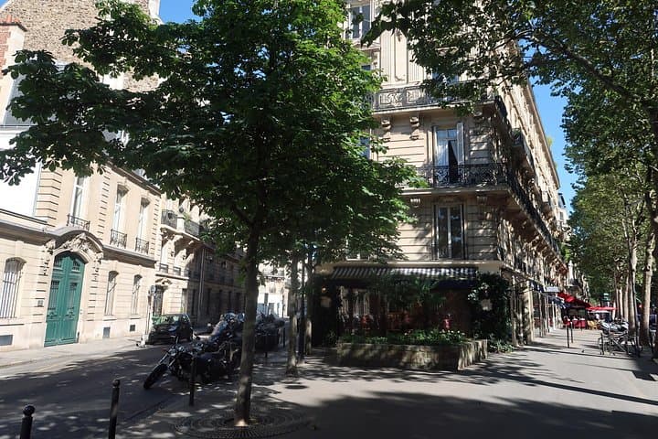 Chic and Classic: Saint-Germain-des-Prés Lifestyle Walking Tour — photo 6