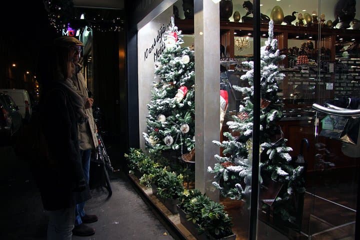 Paris Christmas Gourmet Food Small Group Walking Tour — photo 6