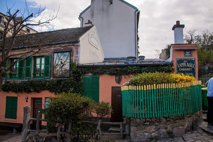 Private Tour: Montmartre Walking Tour, Dinner and Au Lapin Agile Cabaret — photo 3