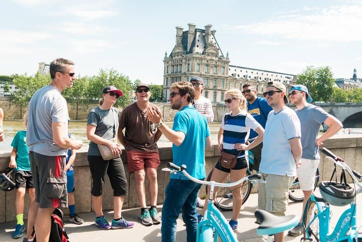 Paris Highlights Bike Tour: Eiffel Tower, Louvre and Notre-Dame — photo 5