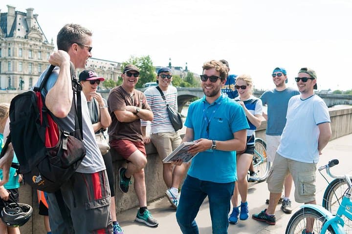 Paris Highlights Bike Tour: Eiffel Tower, Louvre and Notre-Dame — photo 6